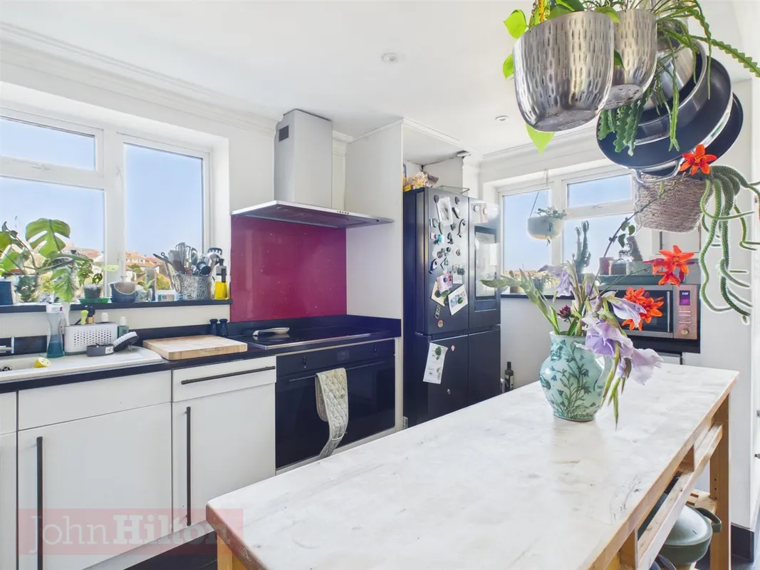 House Lindfield Close in Brighton