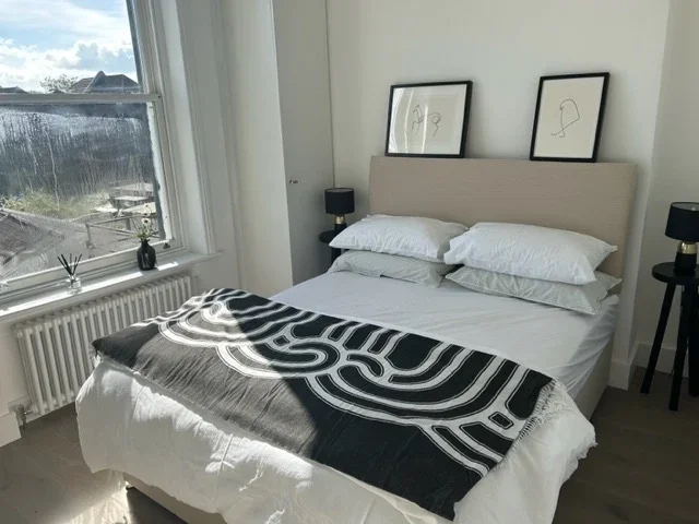 Flat Streatham High Road in Greater London