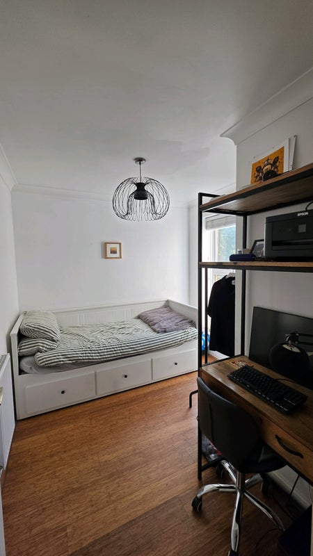 Flat Britannia Gate in Greater London