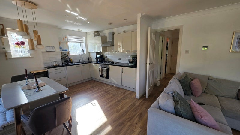 Flat Britannia Gate in Greater London