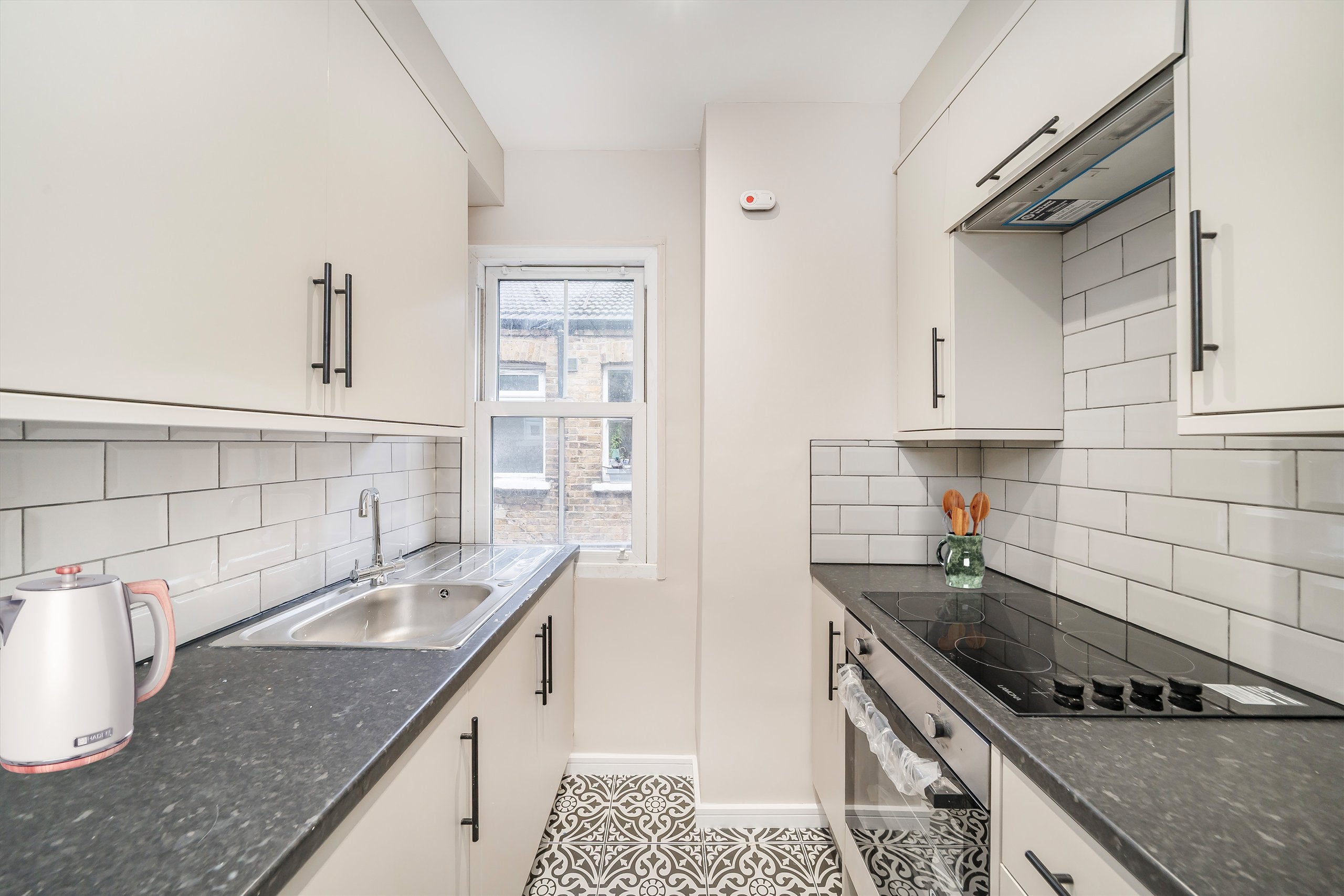 Flat Cavendish Road in Greater London
