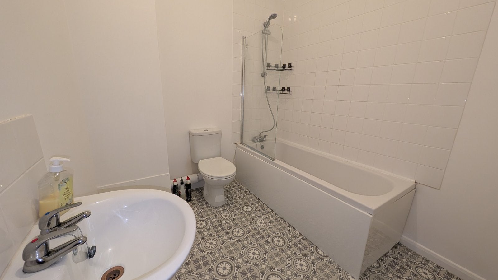 Flat Maison Dieu Road in Dover