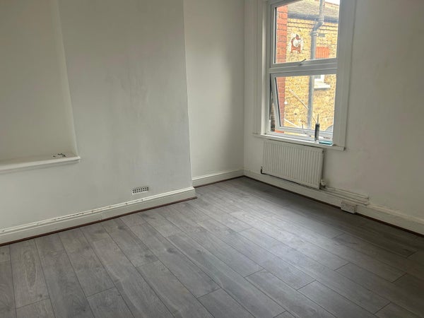 Flat Billet Road in London