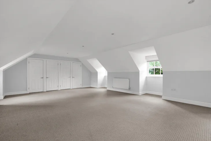 House Cavendish Road in Elmbridge