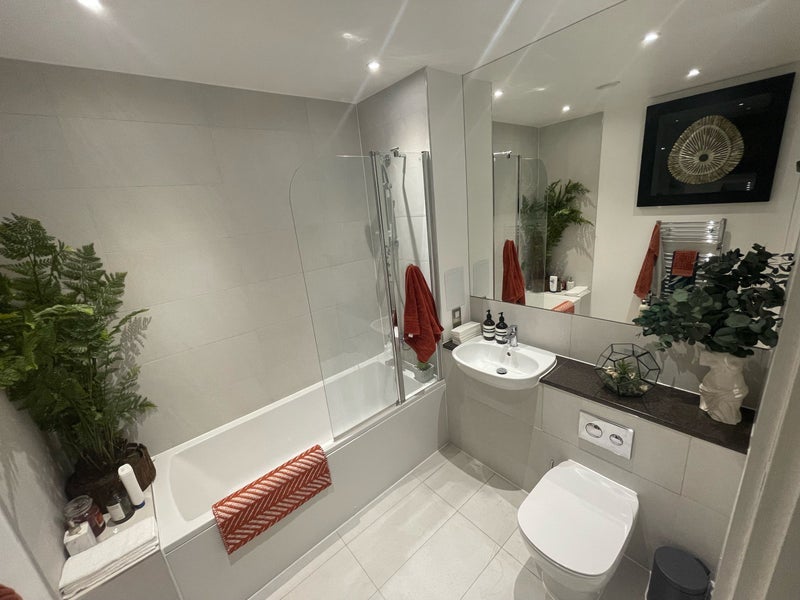 Room Cezanne Road in Greater London