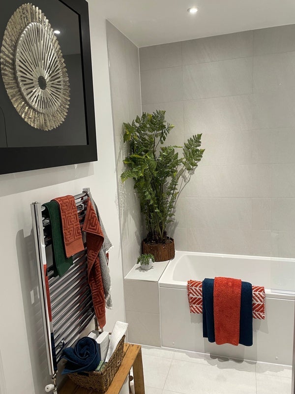 Room Cezanne Road in Greater London