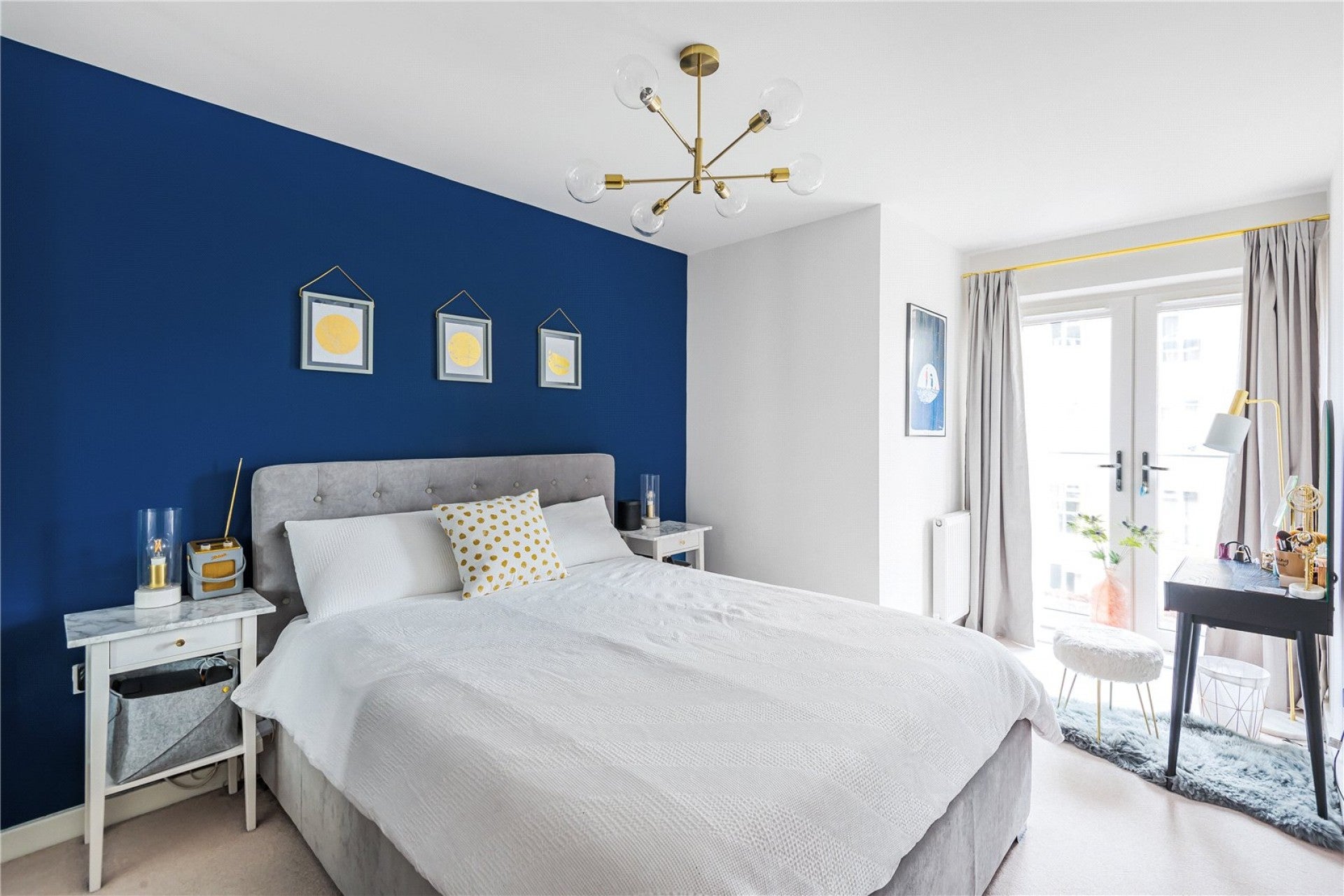 Flat Pennyroyal Drive in Greater London