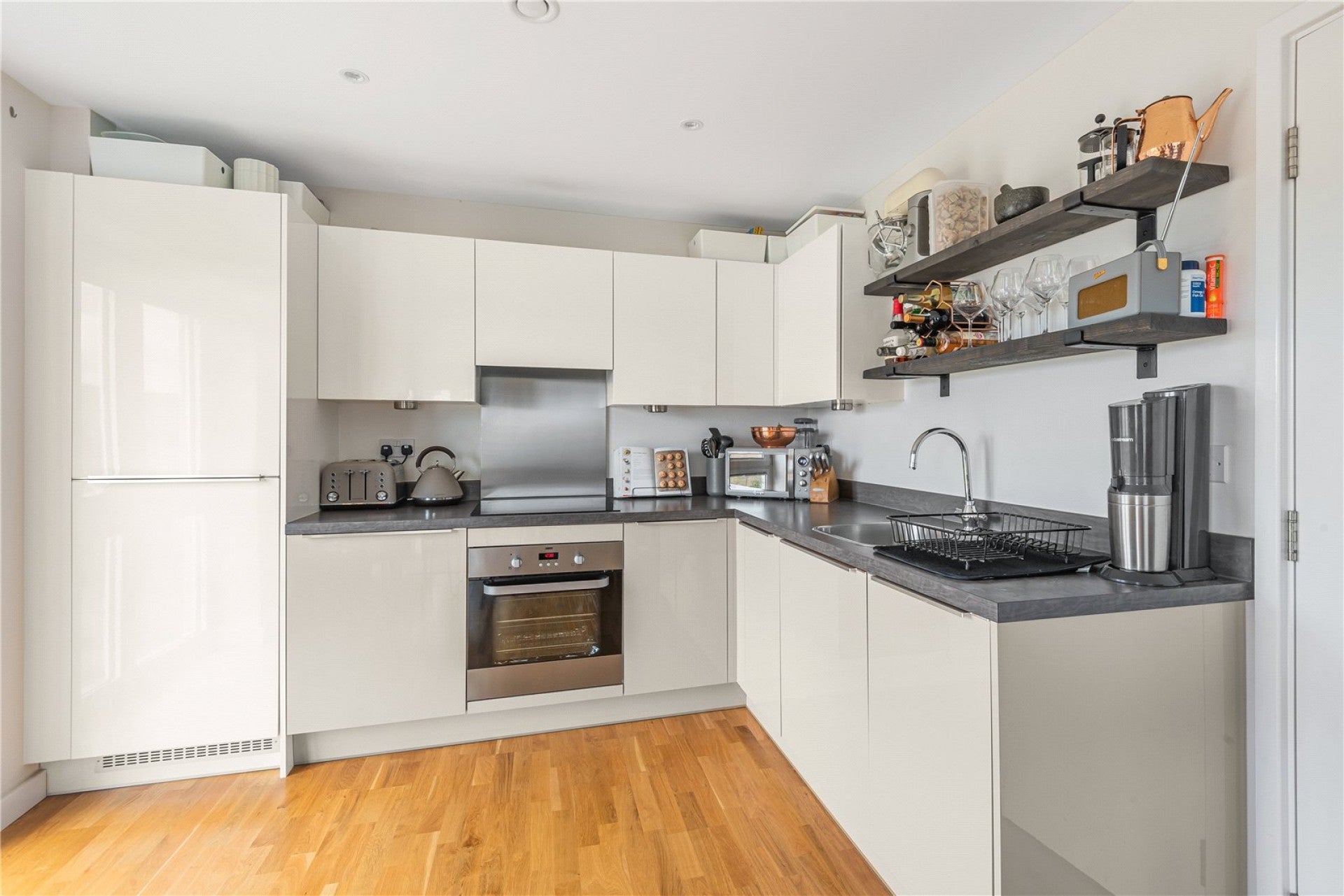 Flat Pennyroyal Drive in Greater London