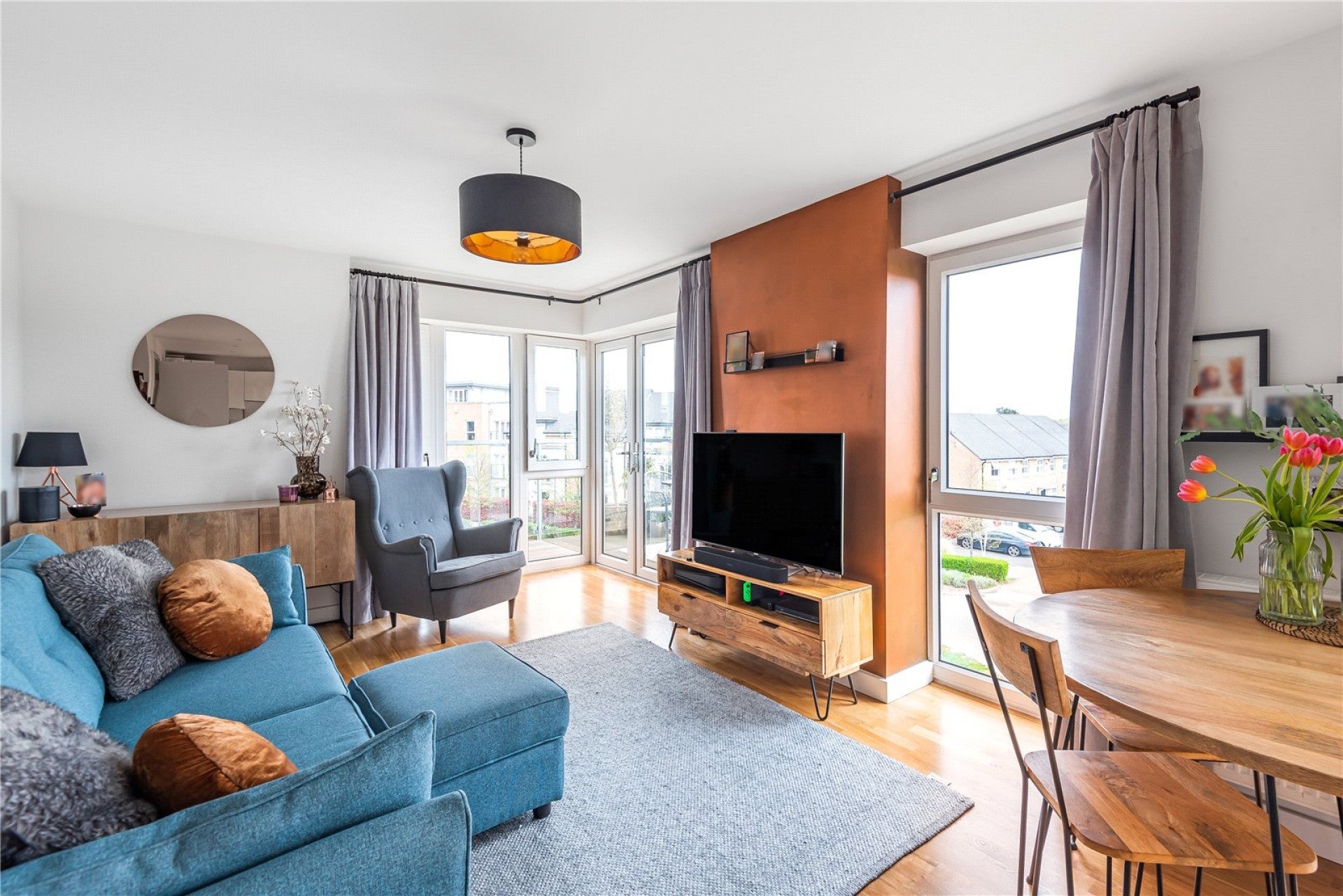Flat Pennyroyal Drive in Greater London