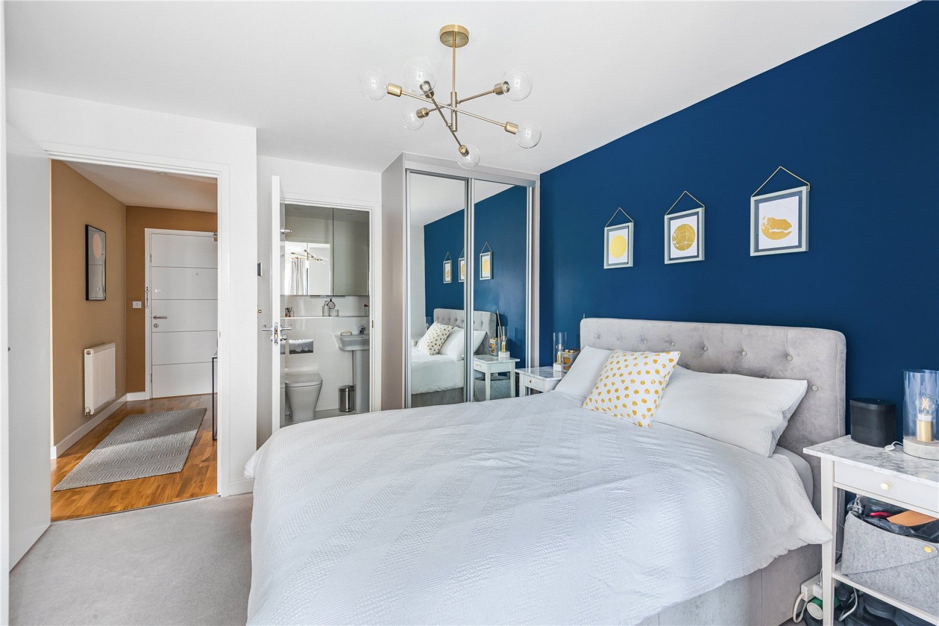 Flat Pennyroyal Drive in Greater London