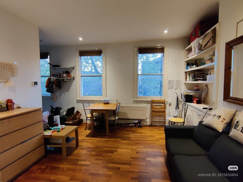 Room Hillmarton Road in Greater London