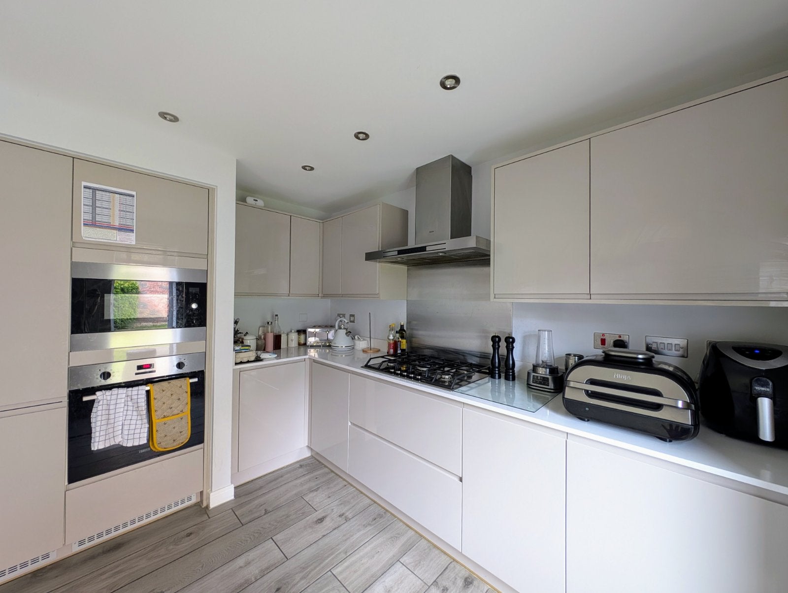 House Pilkington Close in Wakefield