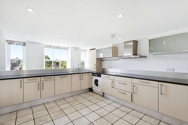 Flat Bewick Street in Greater London