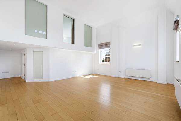 Flat Bewick Street in Greater London