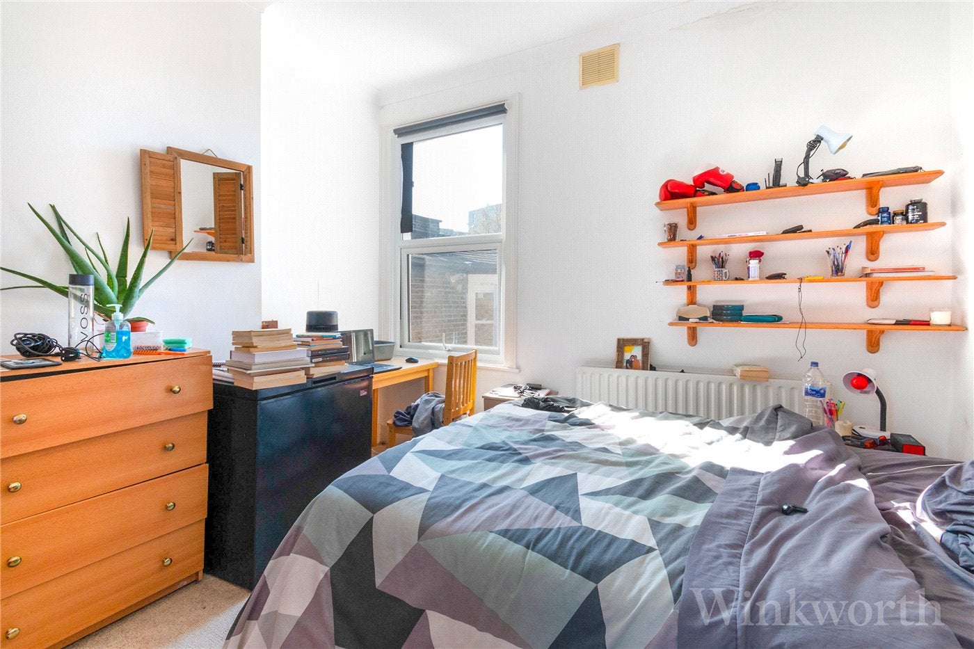 Flat Childeric Road in Greater London