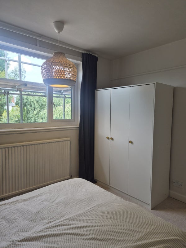 Room Thurlwood Avenue in Manchester