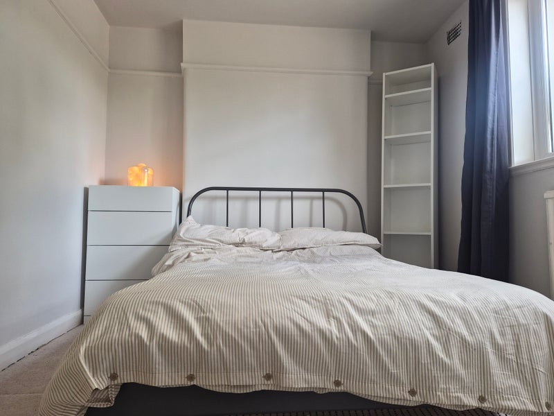 Room Thurlwood Avenue in Manchester