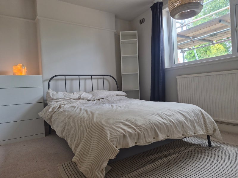 Room Thurlwood Avenue in Manchester