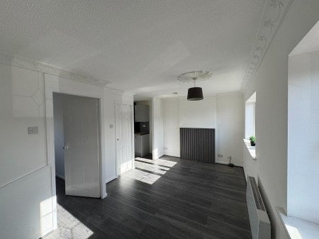 Flat Vicarage Gardens in Wakefield