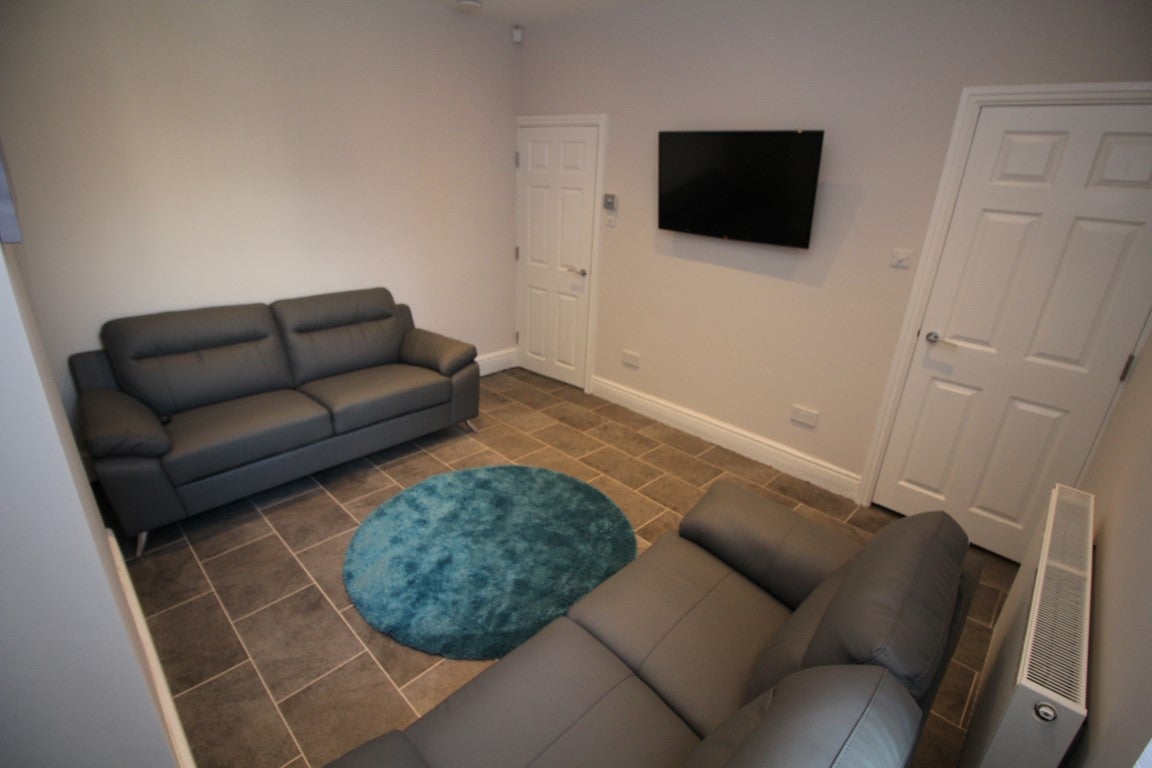 Room Chermside Road in Liverpool