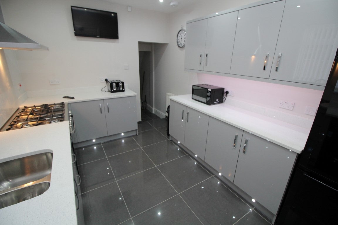 Room Chermside Road in Liverpool