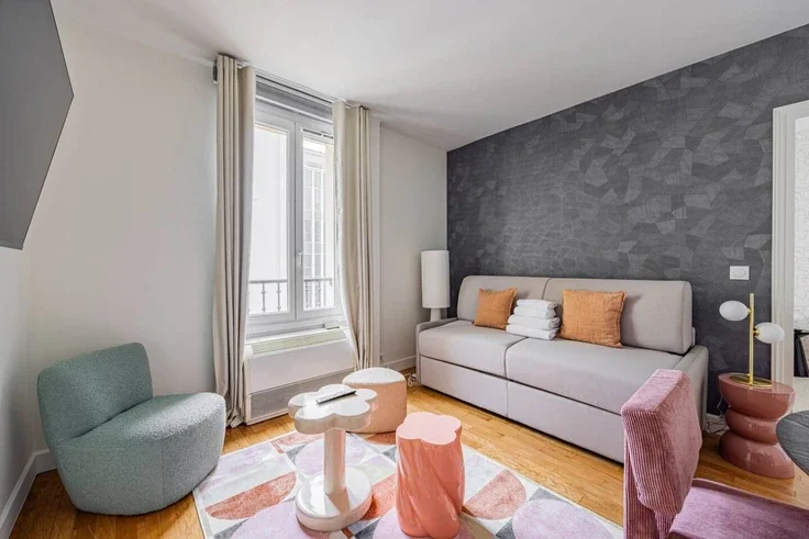 Flat Rue de Bassano in Paris