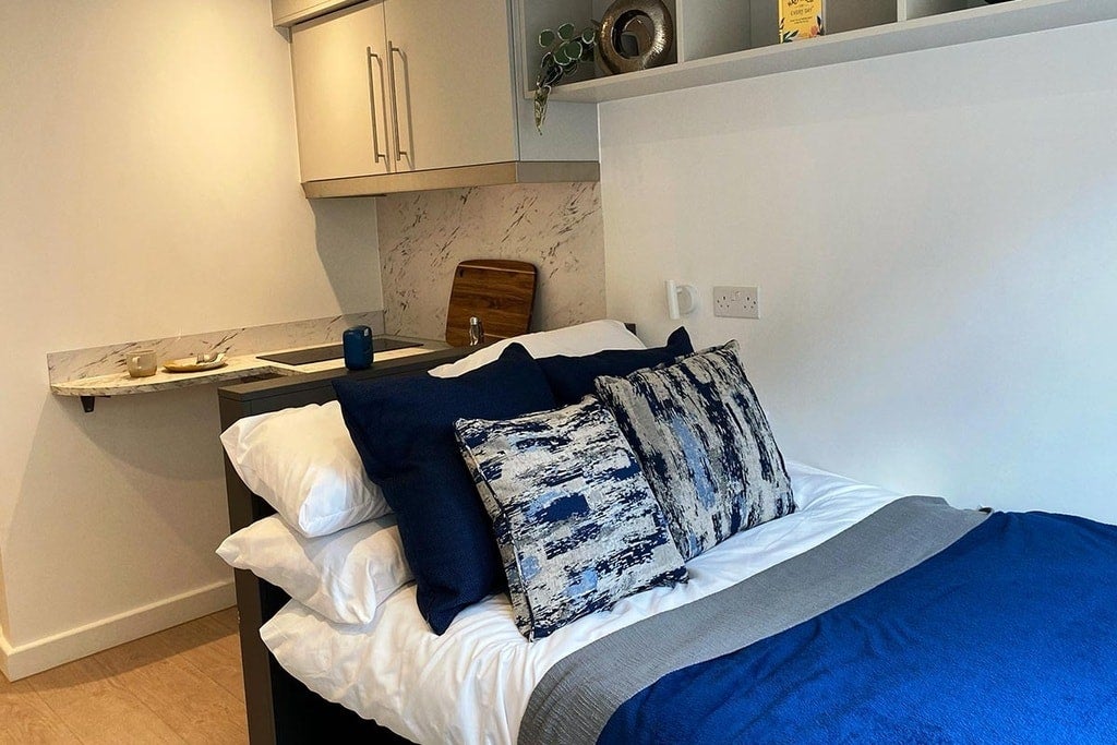 Flat Talbot Square in City of Westminster
