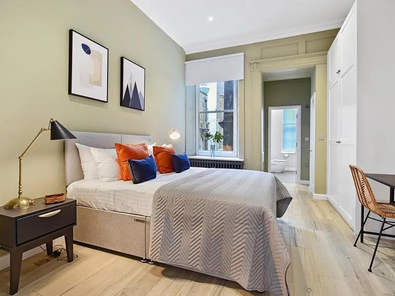 Flat Gerrard Place in London
