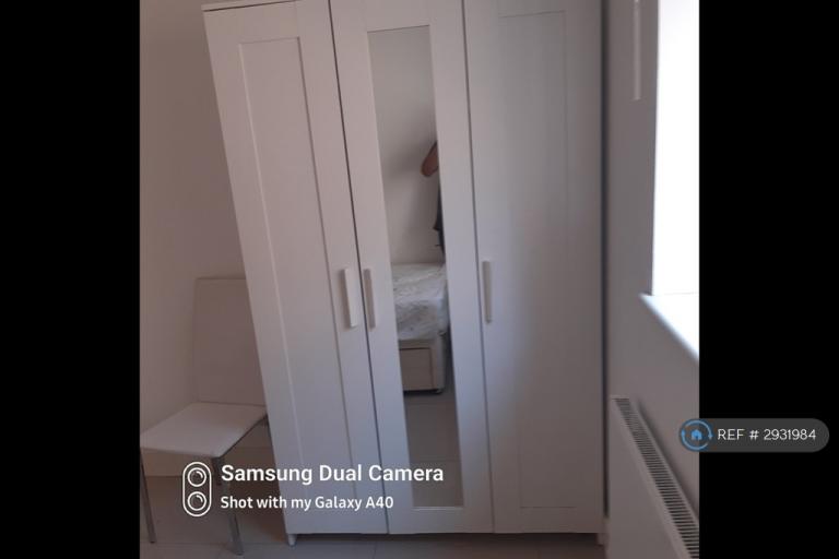 Room The Crossways in Greater London