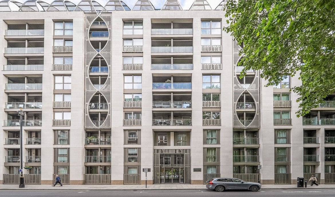 Flat Horseferry Road in City of Westminster