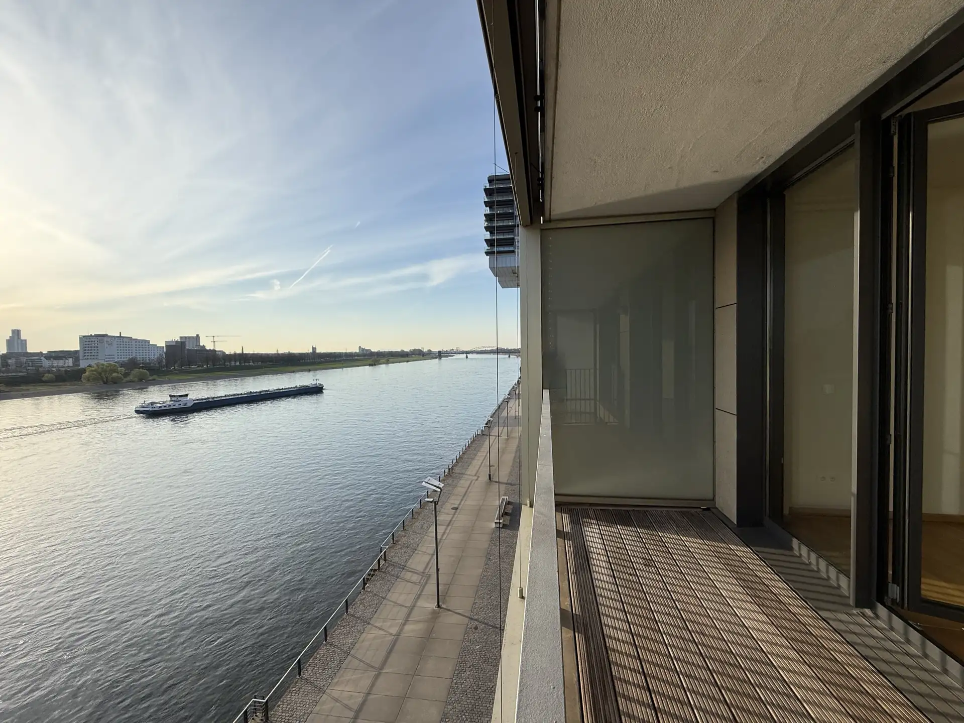 Wohnung Im Zollhafen in Köln