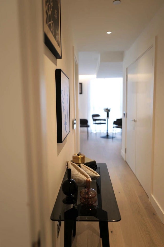Flat Addison Road in London