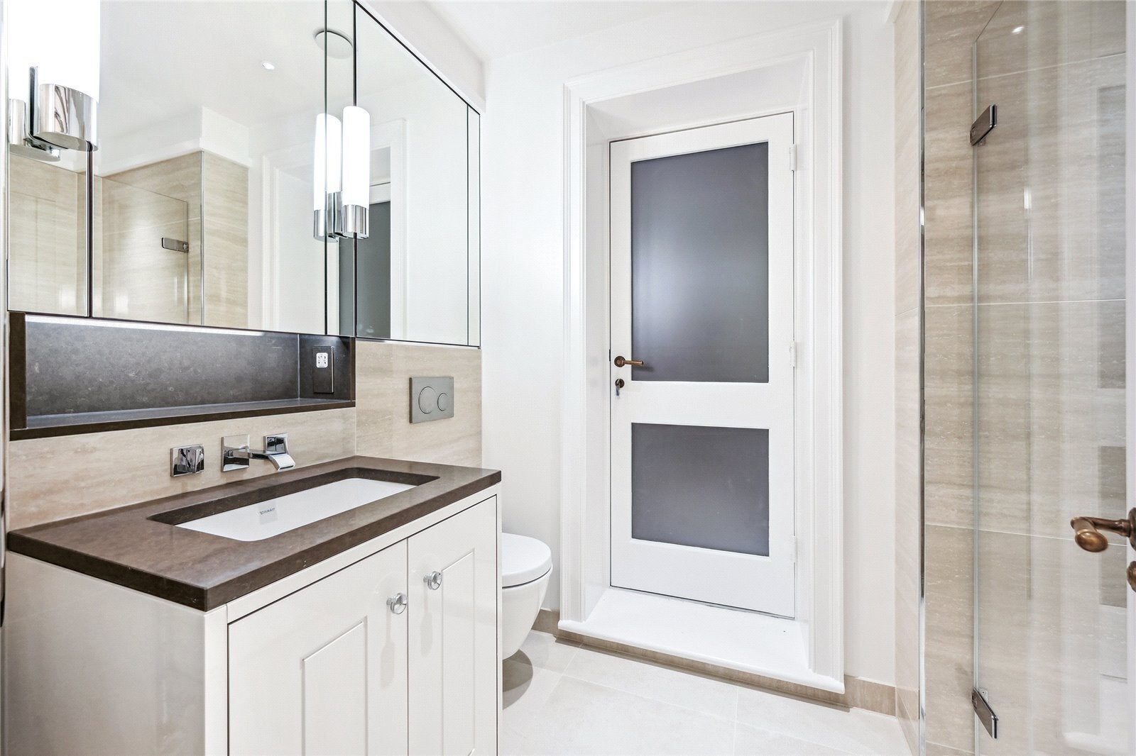 Flat Sloane Gardens in Greater London