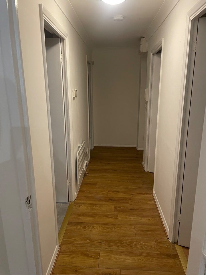 Flat Greenslade Road in Greater London