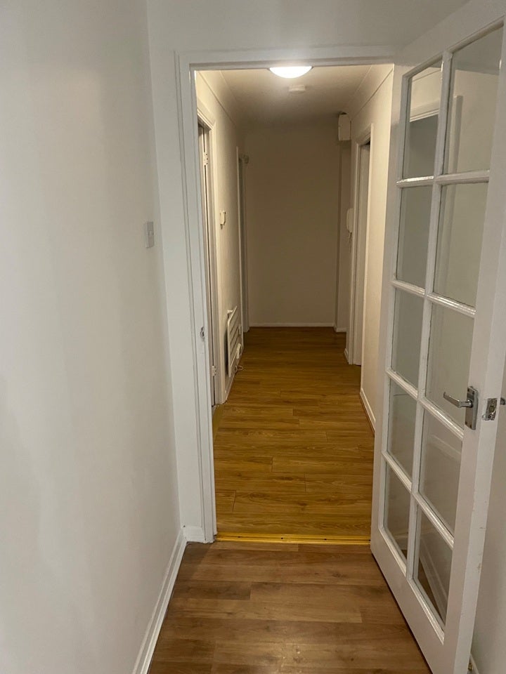 Flat Greenslade Road in Greater London