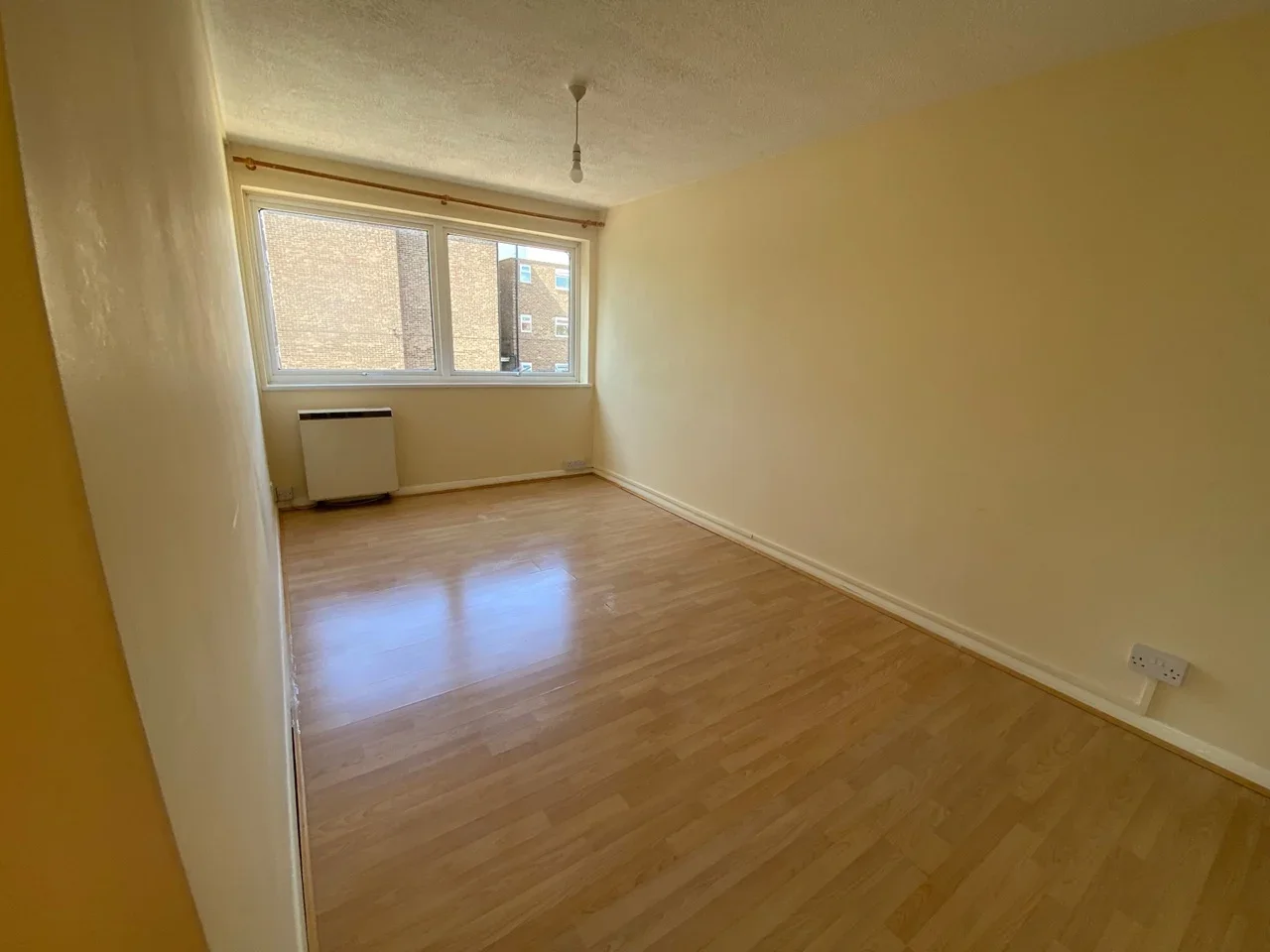 Flat Upton Dene in Greater London