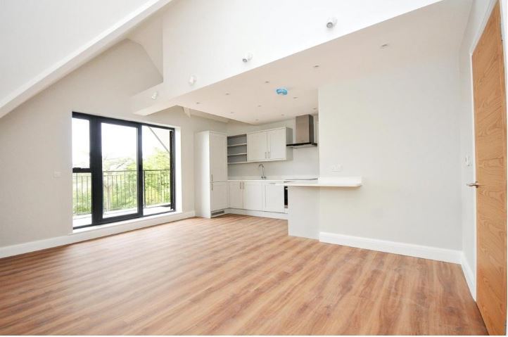 Flat Ward Close in Greater London