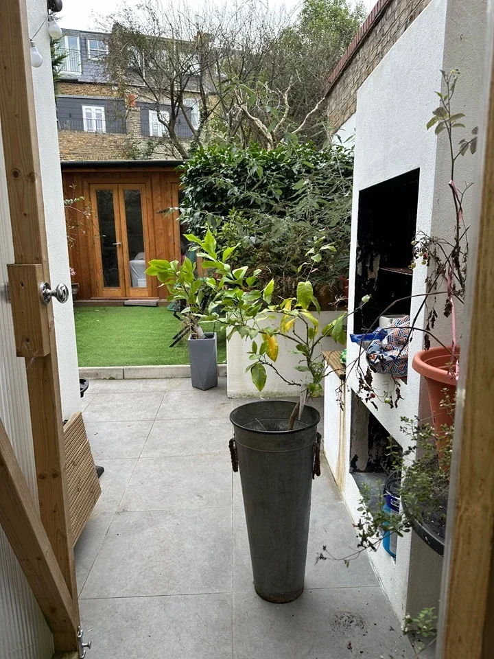 Room Sulgrave Road in Greater London