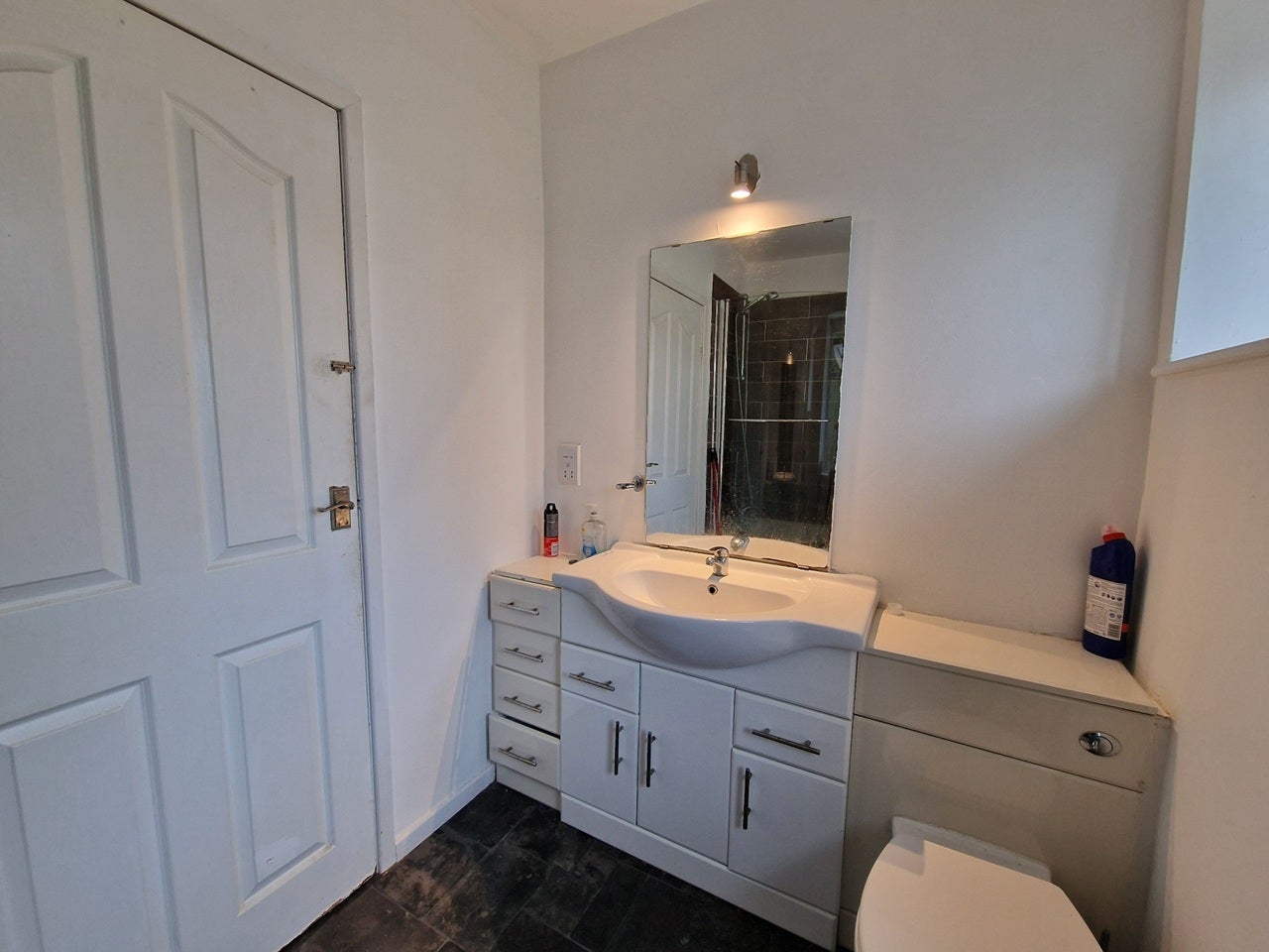 Room Wingate Road in Salford