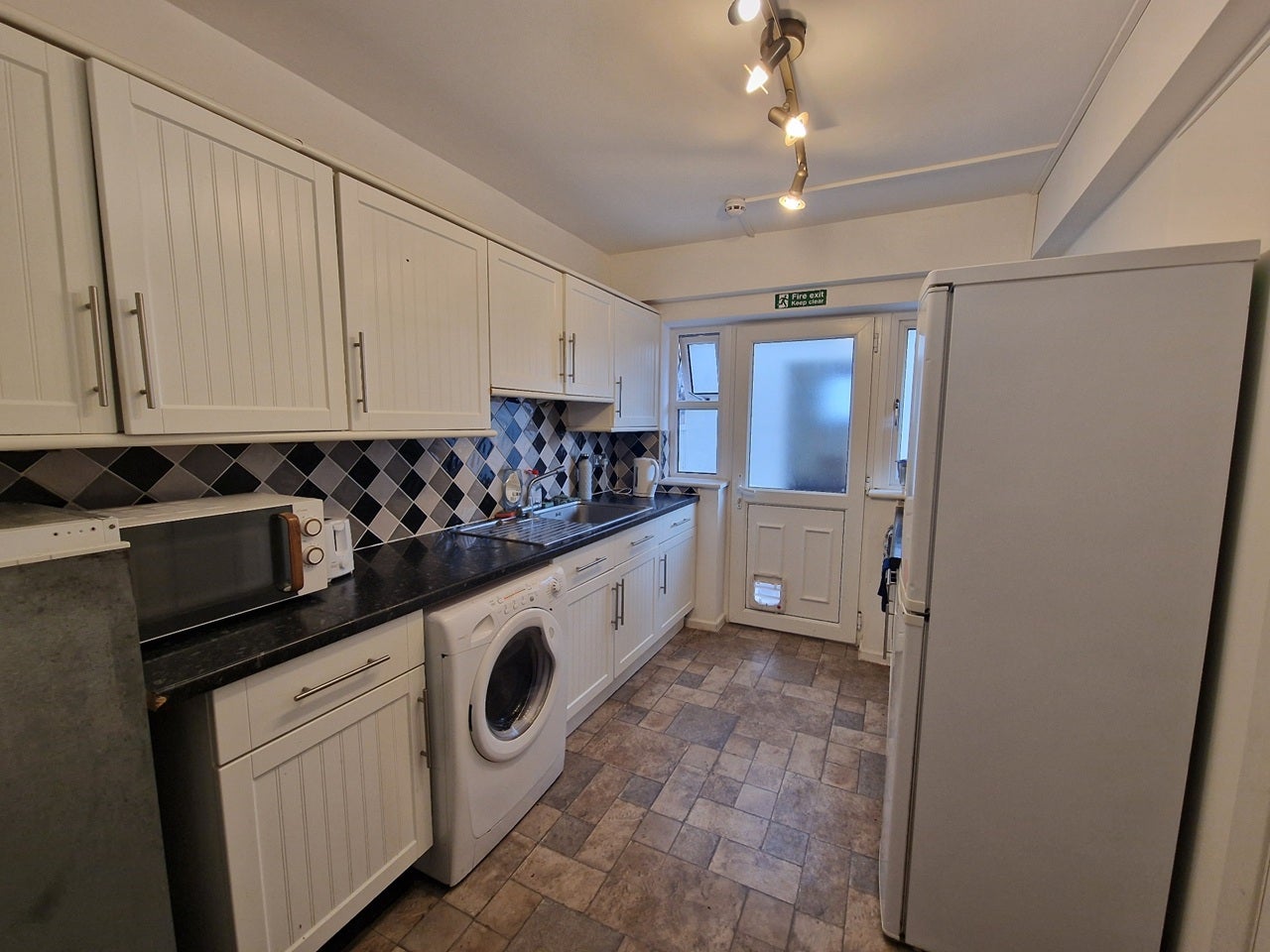 Room Wingate Road in Salford