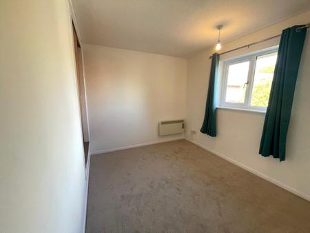 Flat Oamaru Way in Devizes