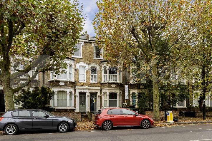 House White Lion Street in Greater London