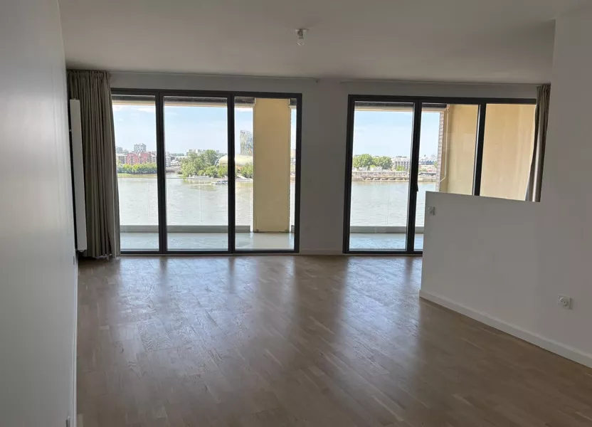 Flat Allée des Peupleraies in Bordeaux