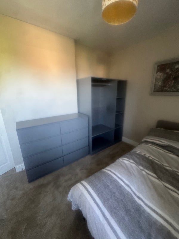 Room Lansdowne Road in Greater London