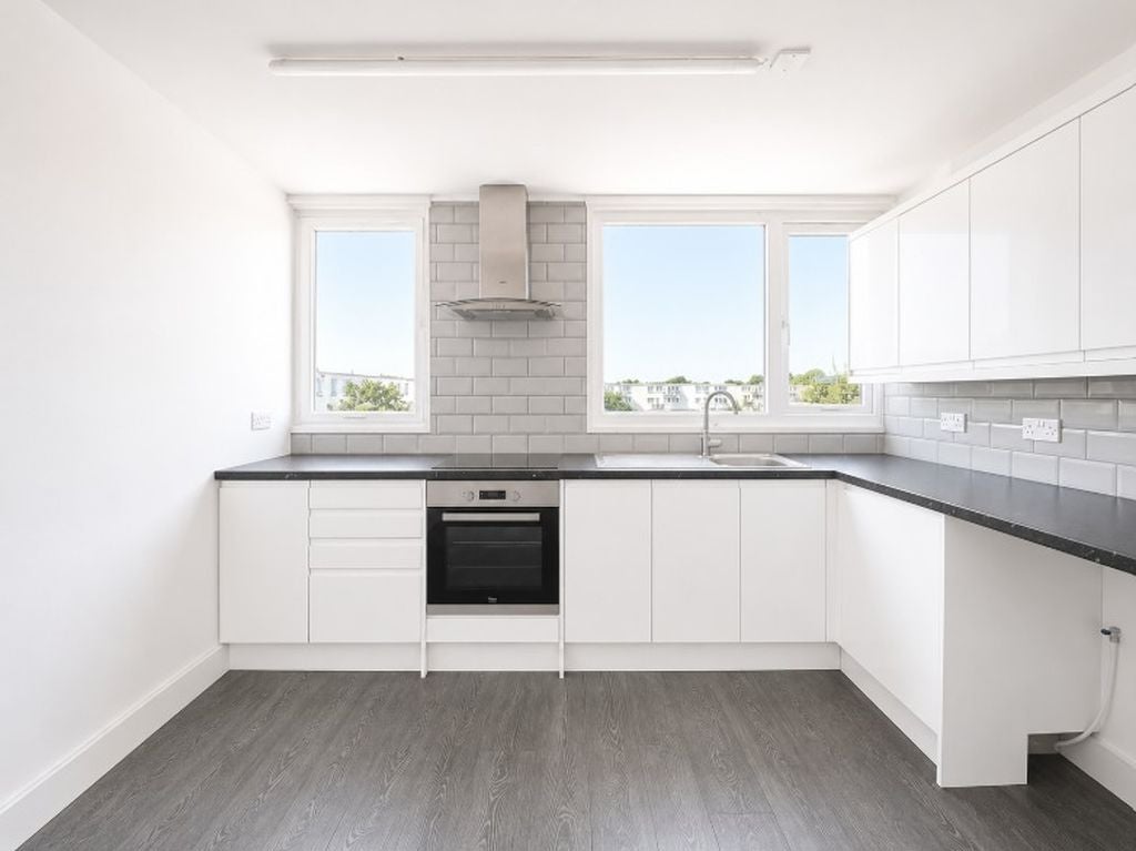 Flat Williams Close in Gosport