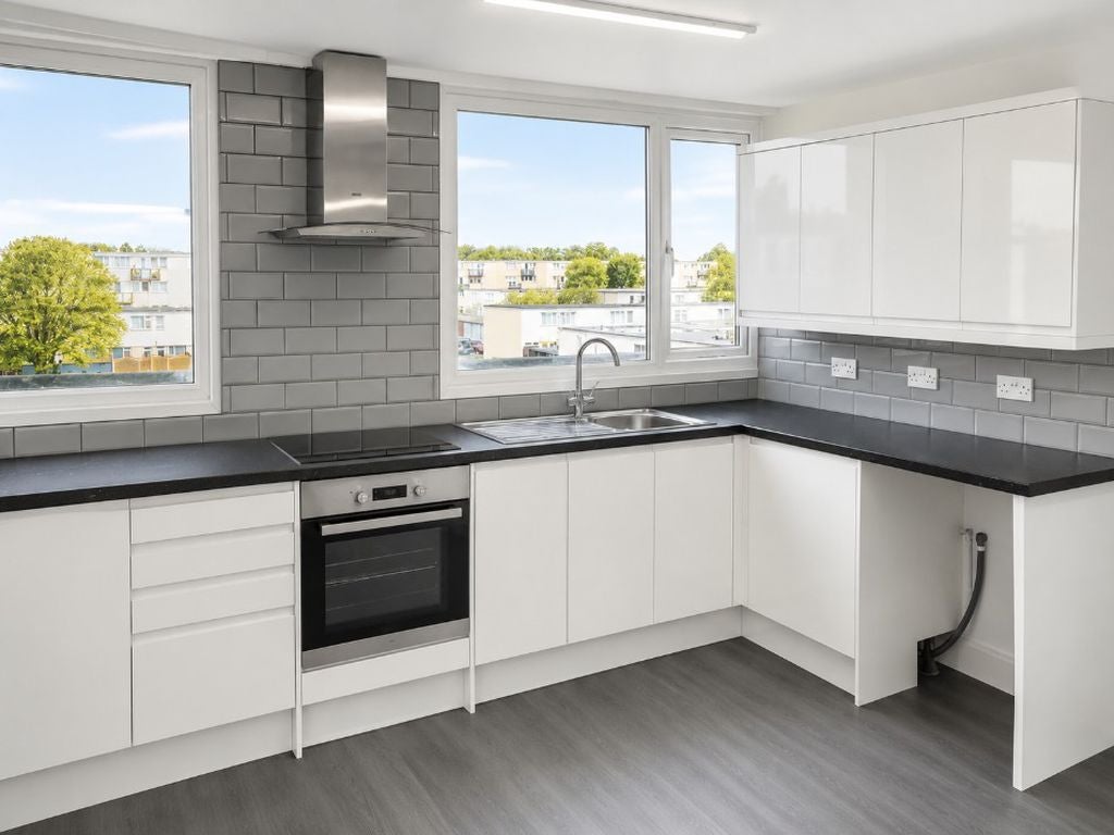 Flat Williams Close in Gosport