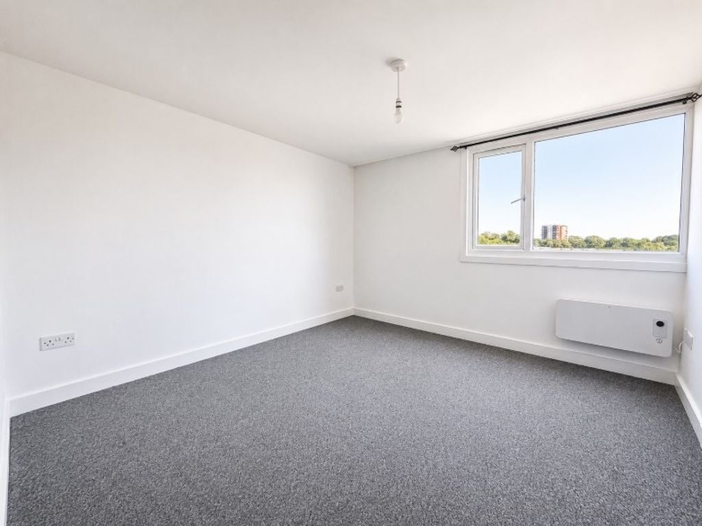 Flat Williams Close in Gosport