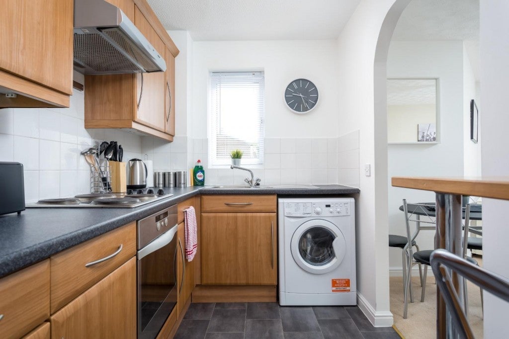 Flat Lloyd Close in Cheltenham