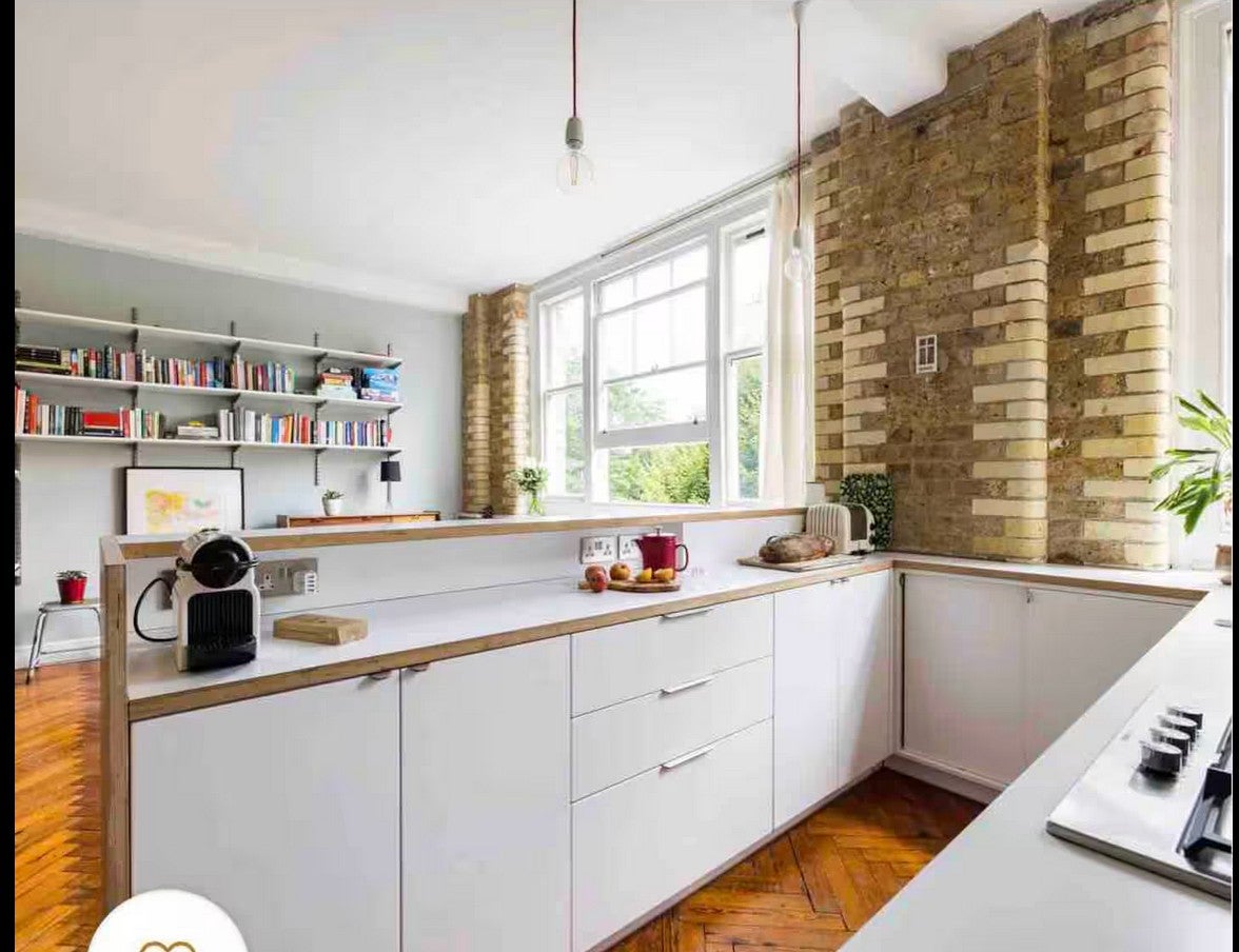 Flat Greenwood Road in Greater London