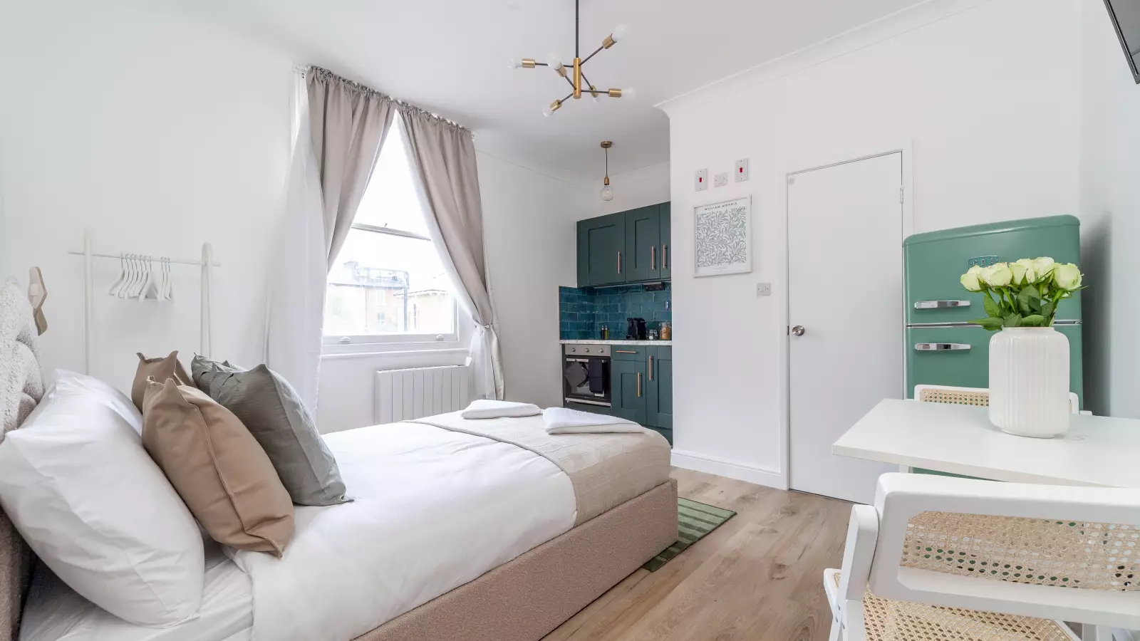 Flat Blackstock Road in Greater London